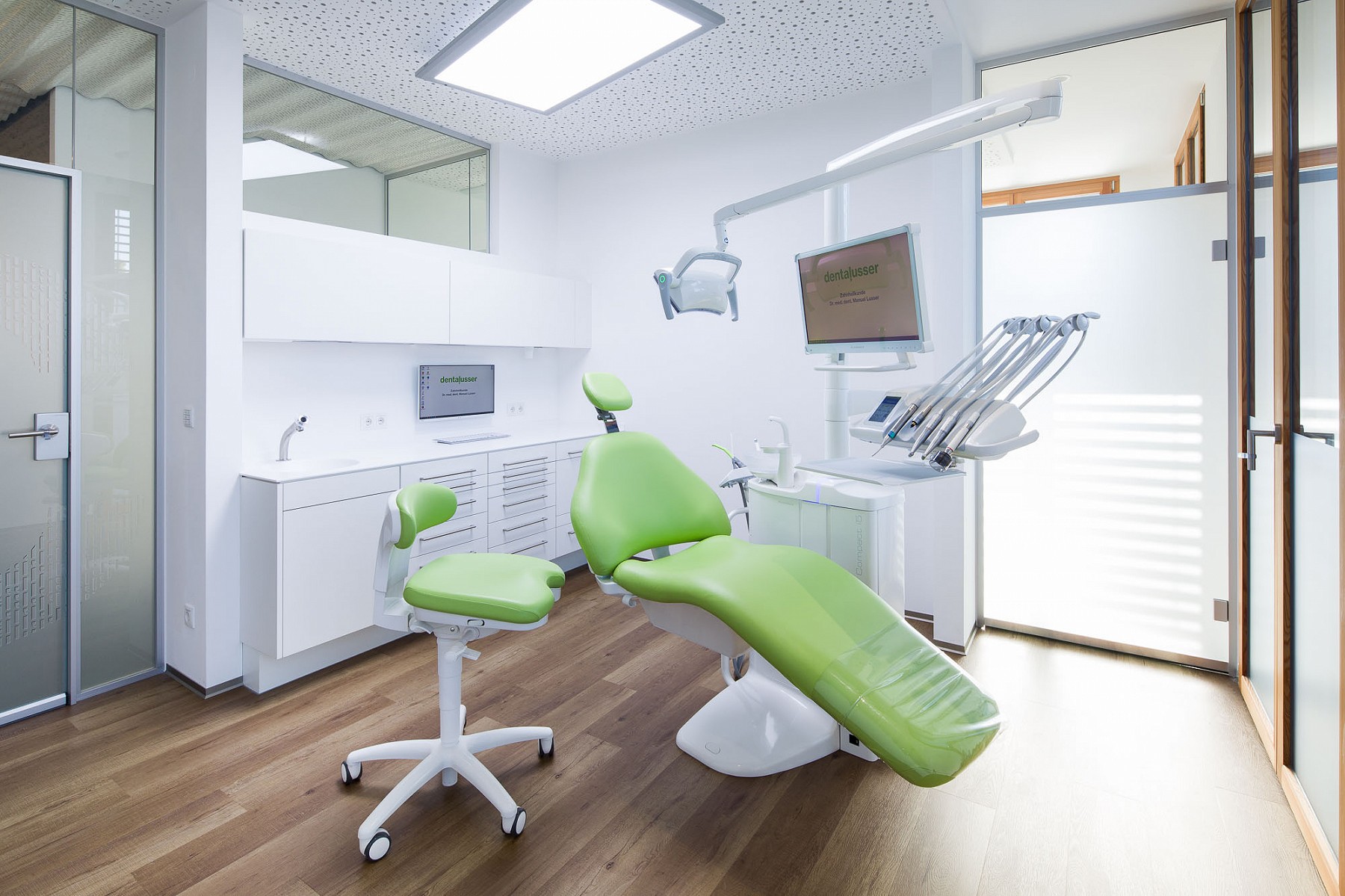 dentalusser – Behandlungsraum – Foto: © Dietmar Walser