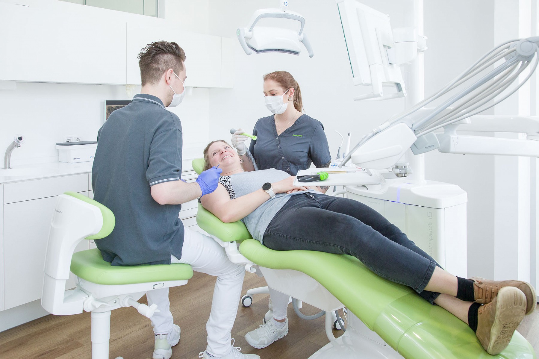 dentalusser – Assistenz – Foto: © Dietmar Walser